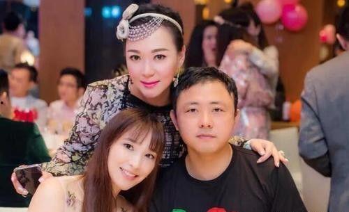 两娃娱乐爆料最新消息,最新热点事件揭秘